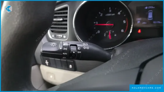 KIA CARNIVAL 11-SEATER DELUXE