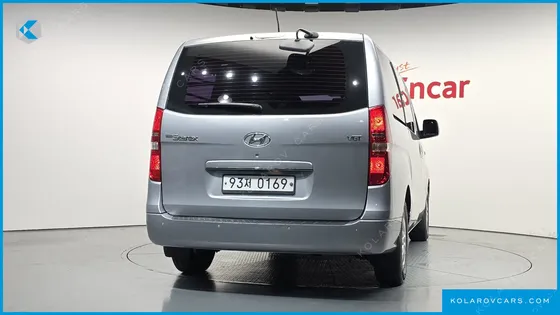 HYUNDAI STAREX 5-SEATER VAN