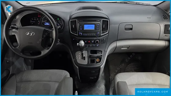 HYUNDAI STAREX 5-SEATER VAN