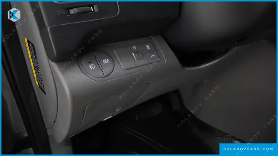 HYUNDAI STAREX 5-SEATER VAN
