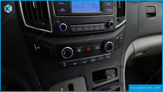 HYUNDAI STAREX 5-SEATER VAN