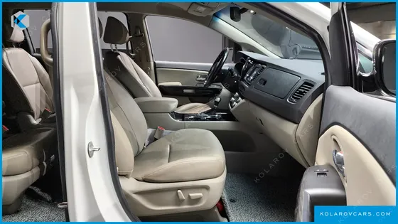 KIA CARNIVAL 11-SEATER PRESTIGE