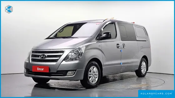 HYUNDAI STAREX 5-SEATER VAN