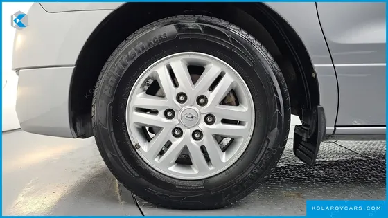 HYUNDAI STAREX 5-SEATER VAN