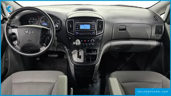 HYUNDAI STAREX 5-SEATER VAN
