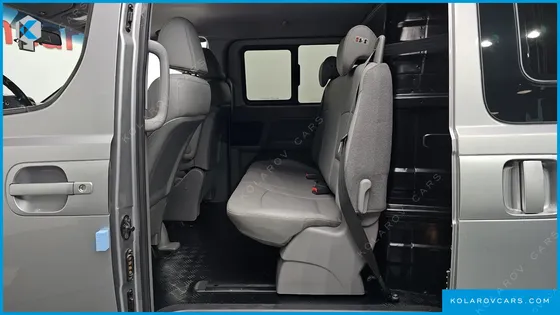 HYUNDAI STAREX 5-SEATER VAN