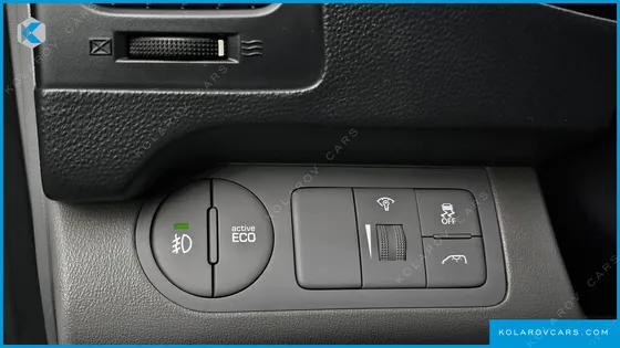 HYUNDAI STAREX 5-SEATER VAN