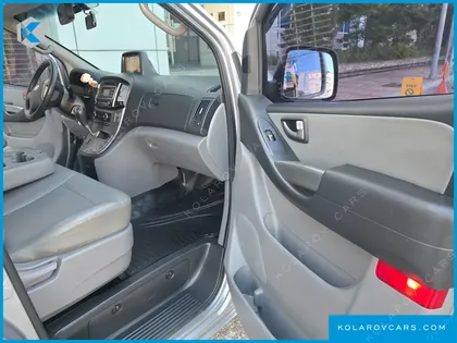 HYUNDAI STAREX 3-SEATER VAN
