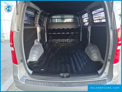 HYUNDAI STAREX 3-SEATER VAN