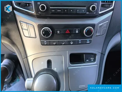 HYUNDAI STAREX 3-SEATER VAN