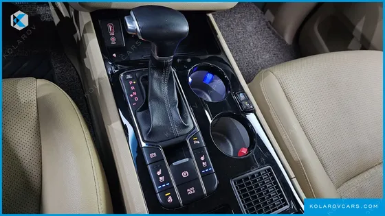 KIA CARNIVAL 9-SEATER HI-LIMOUSINE