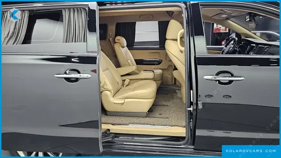 KIA CARNIVAL 9-SEATER HI-LIMOUSINE