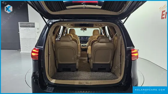 KIA CARNIVAL 9-SEATER HI-LIMOUSINE