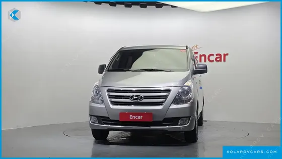 HYUNDAI STAREX 5-SEATER VAN