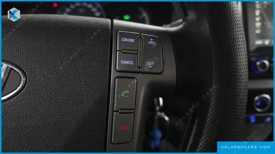 HYUNDAI STAREX 5-SEATER VAN