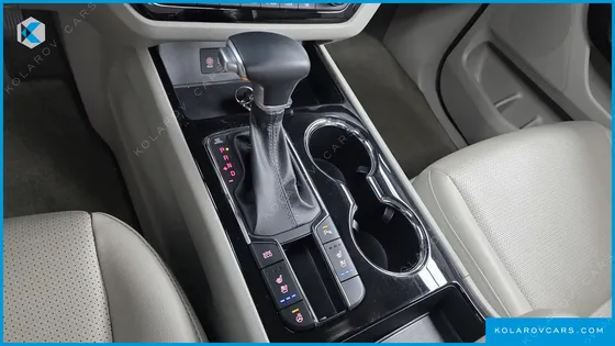 KIA CARNIVAL 9-SEATER PRSTIGE