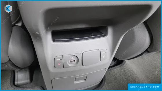 KIA CARNIVAL 9-SEATER PRSTIGE