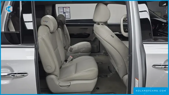 KIA CARNIVAL 9-SEATER PRSTIGE
