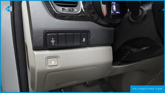 KIA CARNIVAL 9-SEATER PRSTIGE