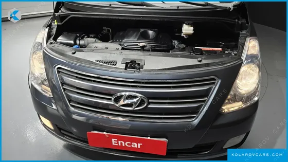 HYUNDAI STAREX 5-SEATER VAN