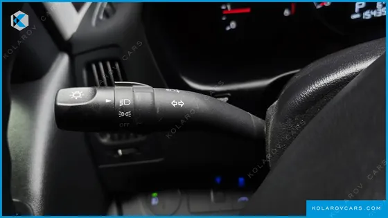HYUNDAI STAREX 5-SEATER VAN