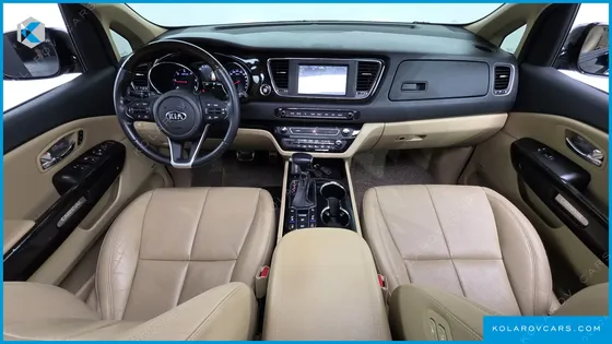 KIA CARNIVAL 7-SEATER LIMOUSINE