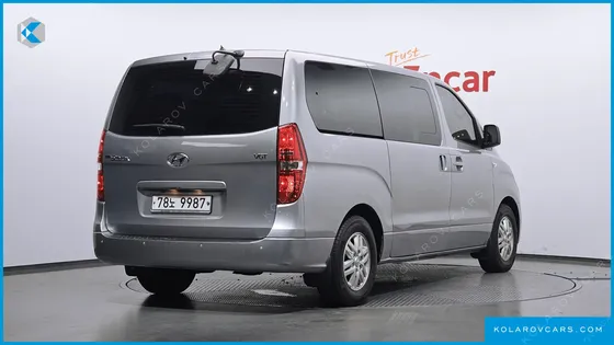 HYUNDAI STAREX 12-SEATER WAGON