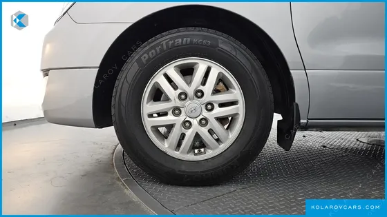 HYUNDAI STAREX 12-SEATER WAGON