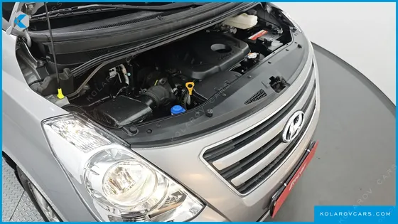 HYUNDAI STAREX 12-SEATER WAGON