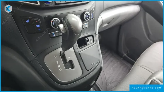HYUNDAI STAREX 12-SEATER WAGON