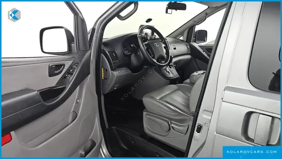 HYUNDAI STAREX 12-SEATER WAGON