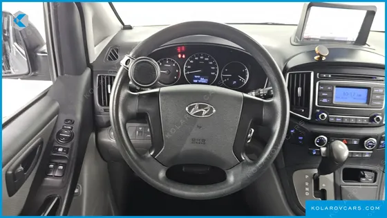 HYUNDAI STAREX 12-SEATER WAGON