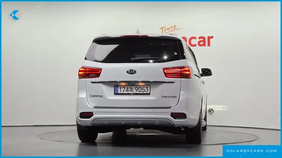 KIA CARNIVAL 7-SEATER LIMOUSINE