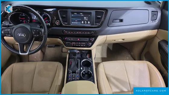 KIA CARNIVAL 7-SEATER LIMOUSINE