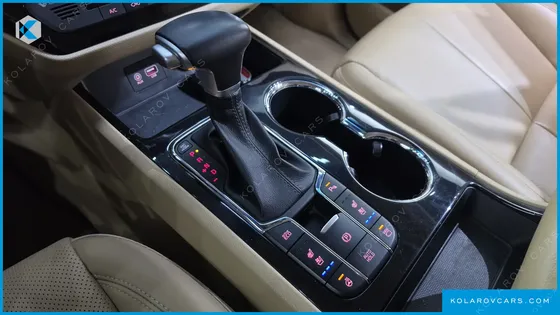 KIA CARNIVAL 7-SEATER LIMOUSINE