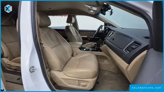 KIA CARNIVAL 7-SEATER LIMOUSINE