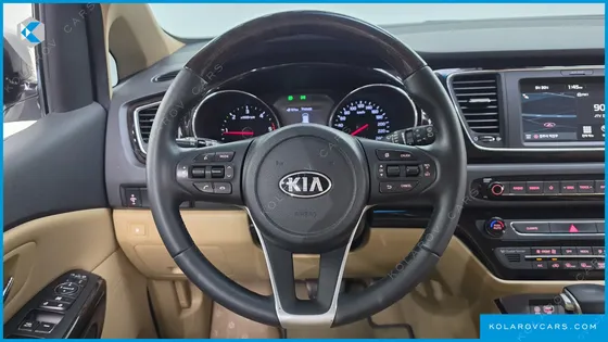 KIA CARNIVAL 7-SEATER LIMOUSINE