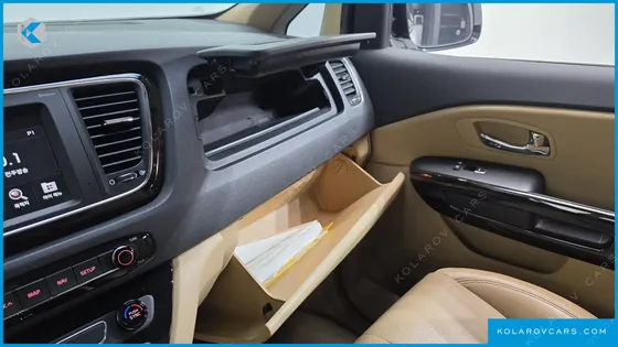 KIA CARNIVAL 7-SEATER LIMOUSINE