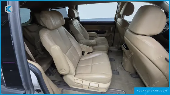 KIA CARNIVAL 7-SEATER LIMOUSINE