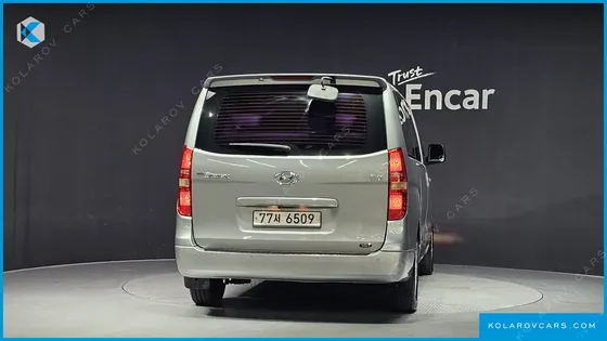 HYUNDAI STAREX 11-SEATER WAGON