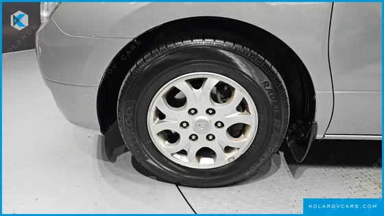 HYUNDAI STAREX 11-SEATER WAGON