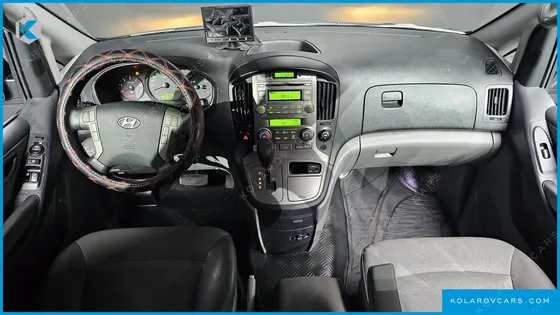 HYUNDAI STAREX 11-SEATER WAGON