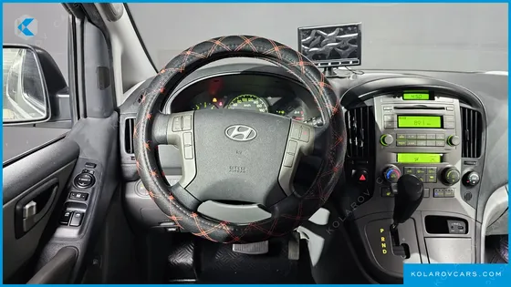HYUNDAI STAREX 11-SEATER WAGON