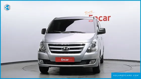 HYUNDAI STAREX 5-SEATER VAN