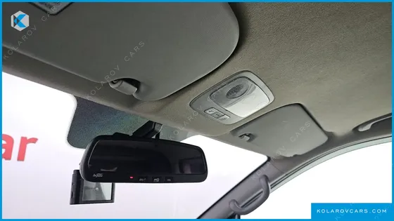HYUNDAI STAREX 5-SEATER VAN