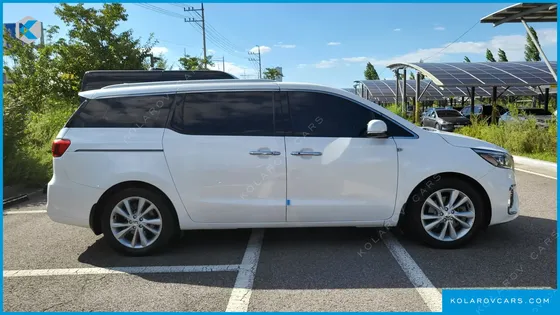 KIA CARNIVAL 9-SEATER PRSTIGE