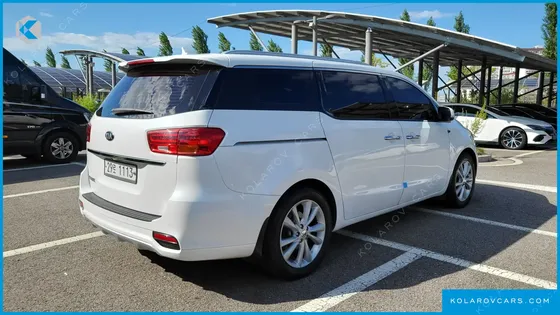 KIA CARNIVAL 9-SEATER PRSTIGE