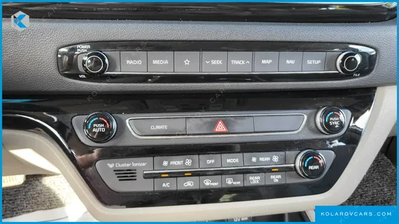 KIA CARNIVAL 9-SEATER PRSTIGE
