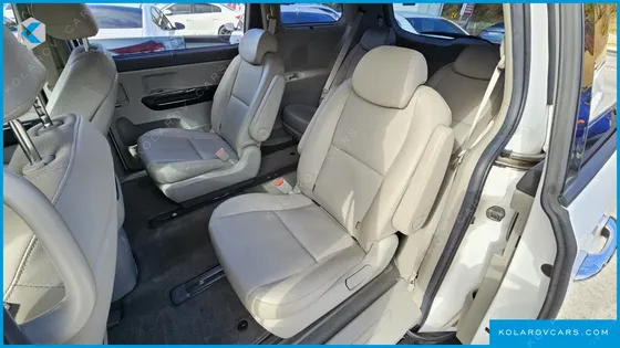 KIA CARNIVAL 9-SEATER PRSTIGE
