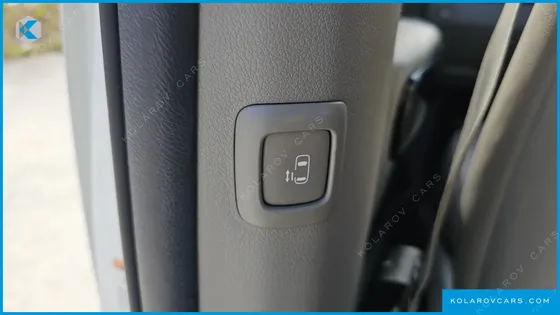 KIA CARNIVAL 9-SEATER PRSTIGE